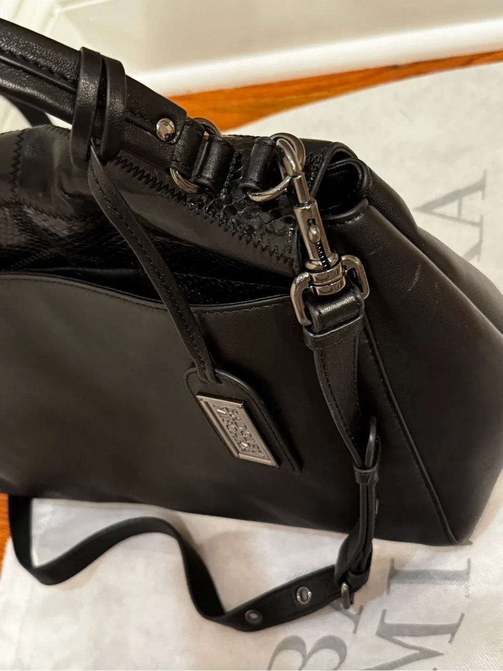 NWT Badgley Mischka Remy Snake Black Leather Convertible Shoulder Crossbody Bag - Picture 8 of 8